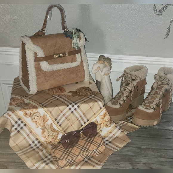 Badgley Mischka handbag/crossbody - Picture 1 of 4